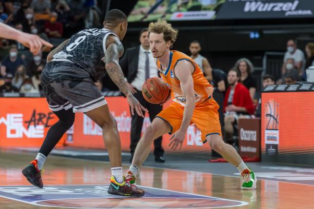 员也曾深受 员也曾深受