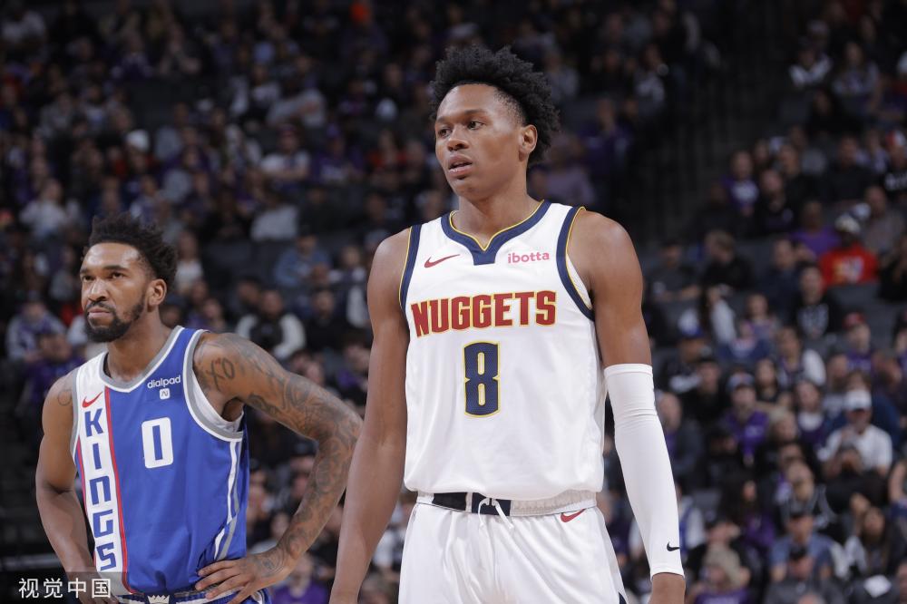 篮球场上的 篮球场上的