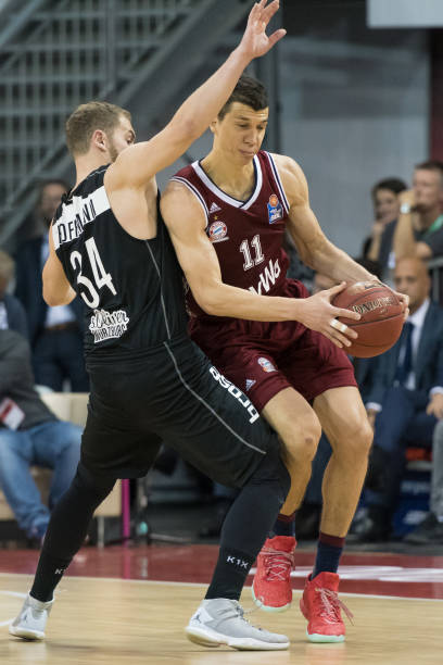 也推动了举 也推动了举